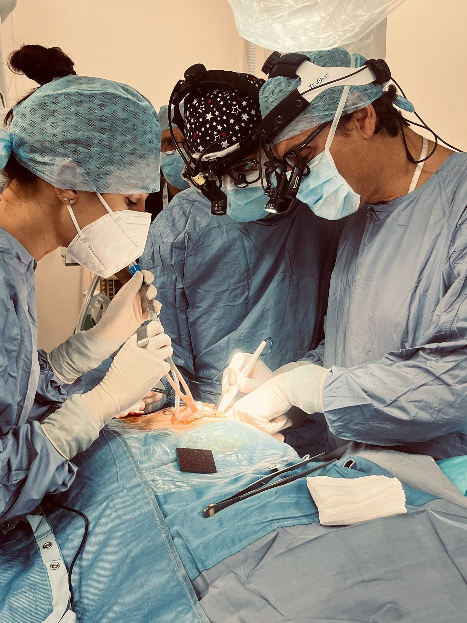 L'équipe di Anthea Hospital al lavoro