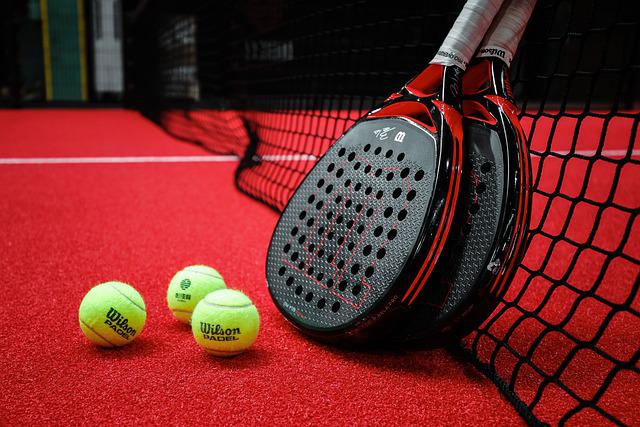 Padel mania: ci sono rischi per le vostre ginocchia? Come evitarli?
